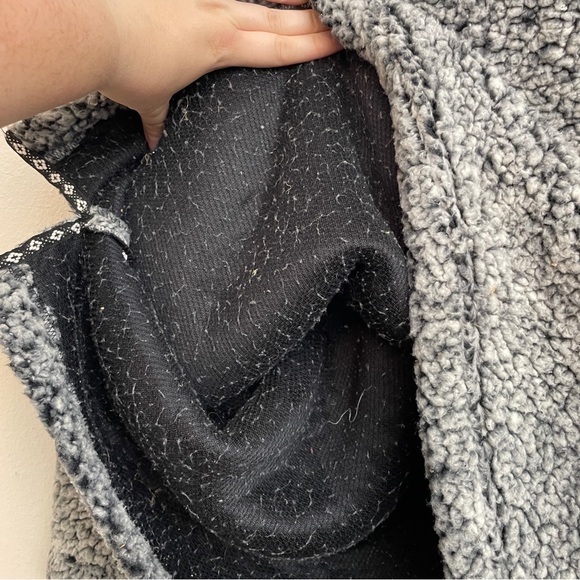 🌻3 for $25 SALE- Back in the Saddle Embroidered Galloping Horse Sherpa Pullover - Picture 3 of 9